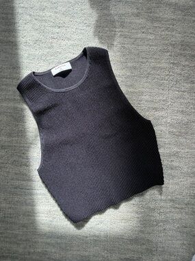Babaton White Sculpt knit racer cropped tank Size XS